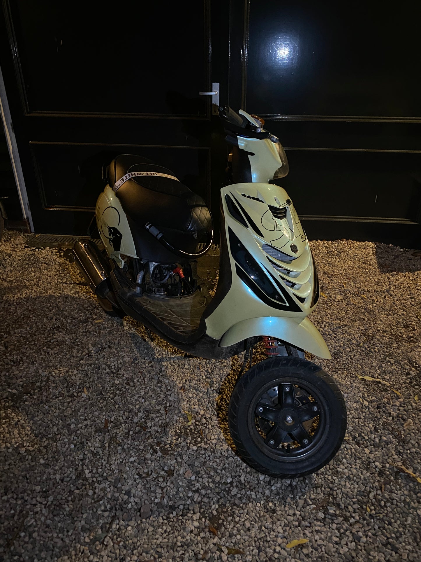 The Yellow Edition - Piaggio Zip