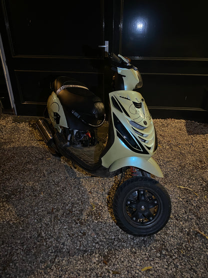 The Yellow Edition - Piaggio Zip
